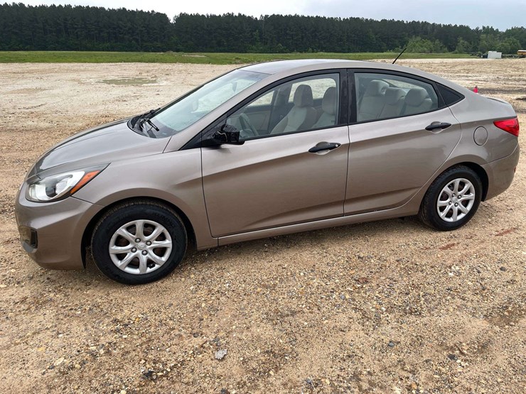 2012-hyundai-accent-4-door-sedan-(155,416-miles)-image-1