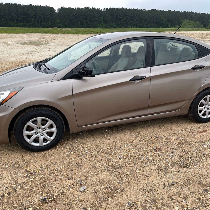 2012 Hyundai Accent 4 Door Sedan (155,416 Miles)