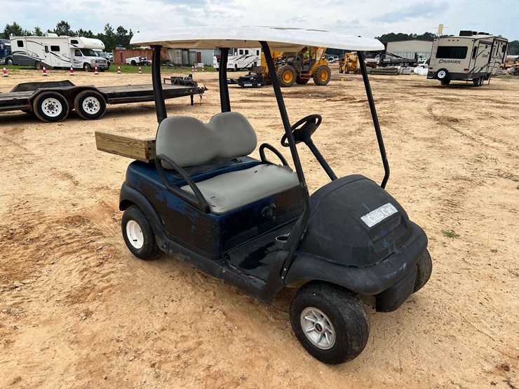 club-car-2-seater-gas-golf-cart-(2,403-hours)-image-4