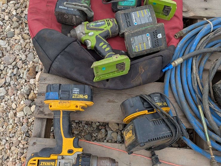 used-power-tools-and-woodworking-equipment-image-2
