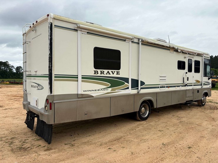 2003-winnebago-"brave"-motor-home-(12,893-miles-showing)-image-5