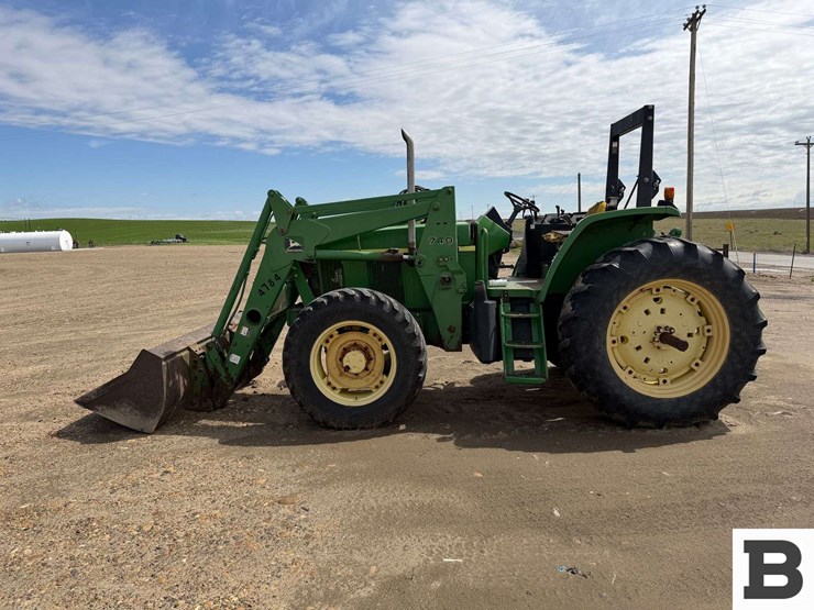 john-deere-7405-image-2