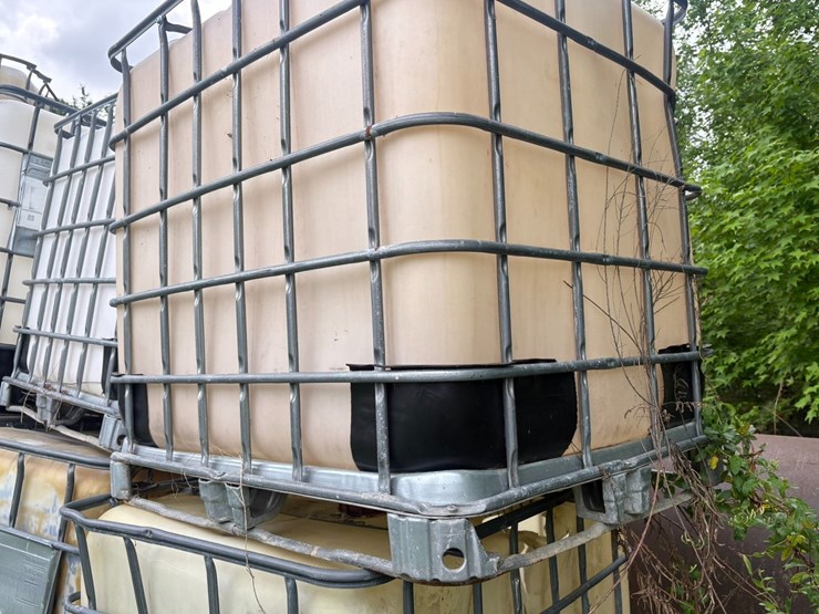 #23983-•-lot-of-(13)-poly-tanks-w/-cage-image-18