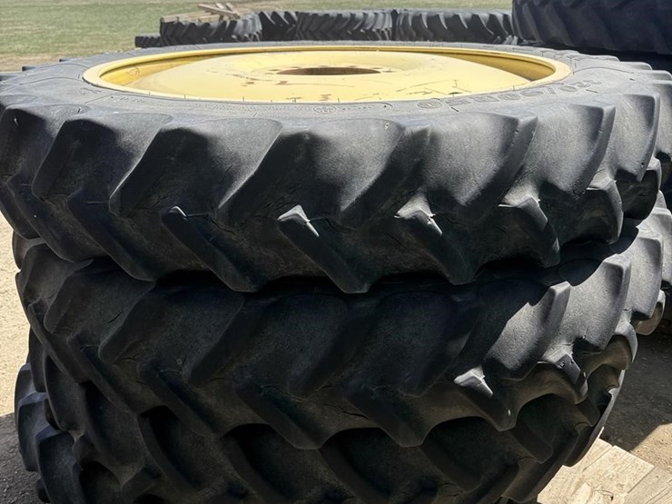 2-goodyear-320/90r50-floaters-image-6