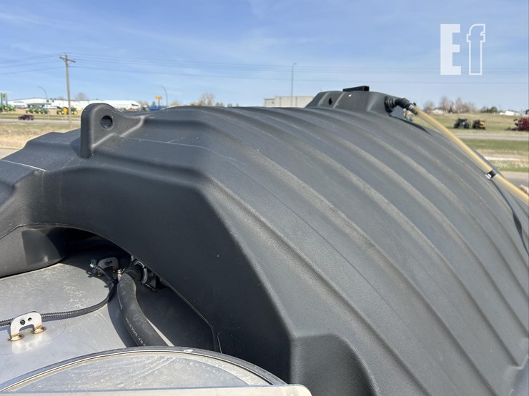 2020-john-deere-r4045-image-53