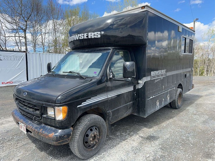 2002-ford-e450-image-1