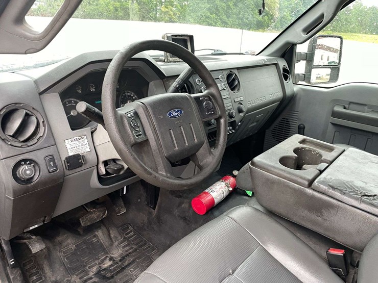 2016-ford-f350-xl-image-10