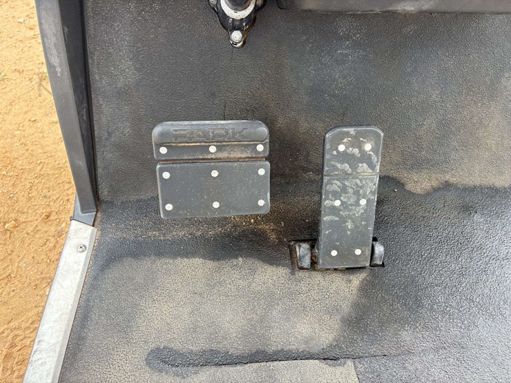 ez-go-24v-golf-cart-w/-battery-charger-image-13
