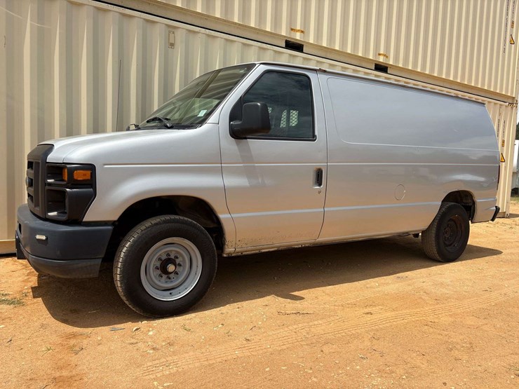 2009-utility-van-image-1