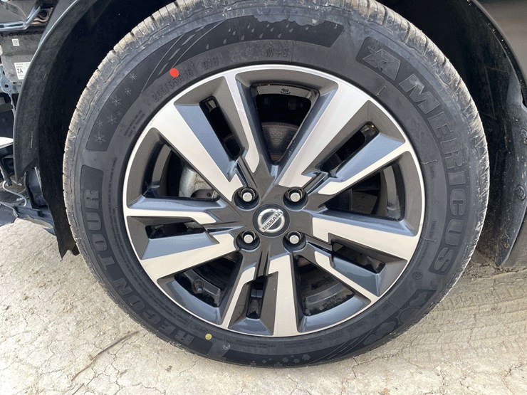 2021-nissan-versa-sv-4-door-sedan-(131,852-miles)-image-19