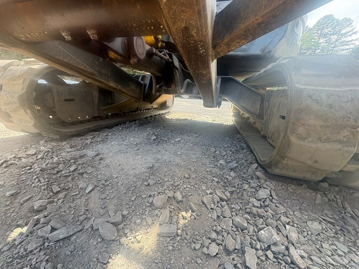 new-holland-e50b-image-44
