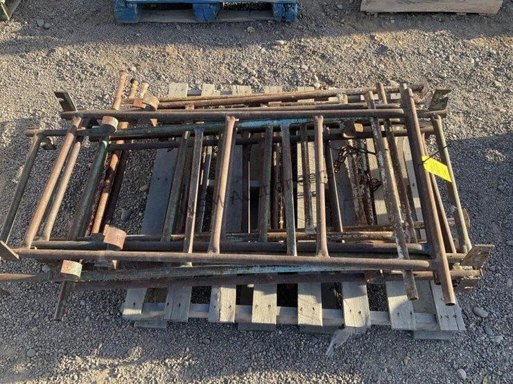 pallet-of-scaffolding-image-5