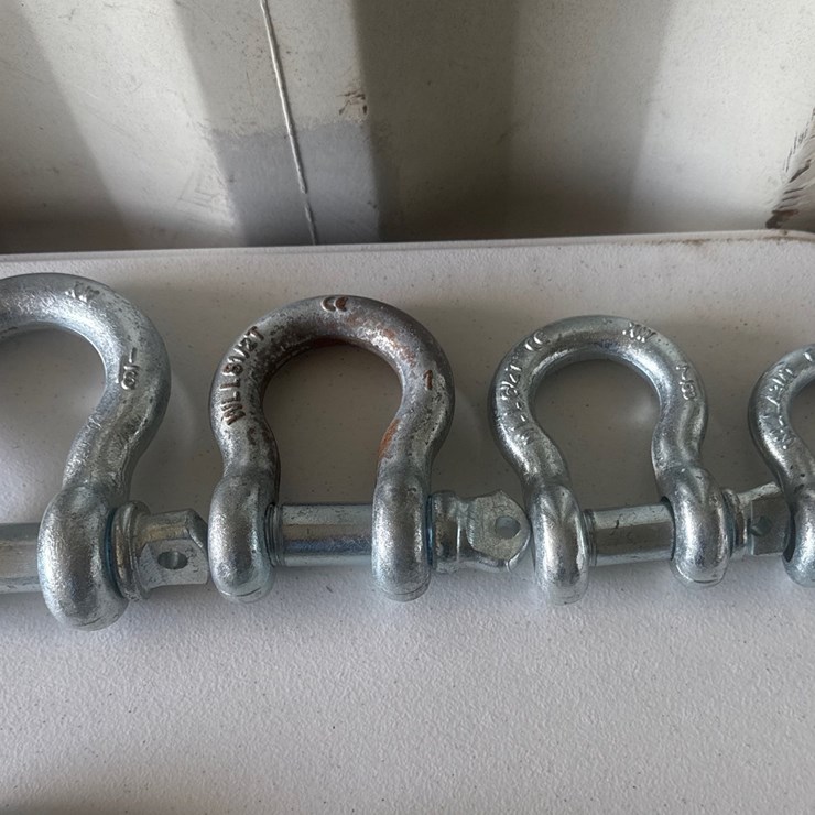 #512 • Set of four heavy duty shackles