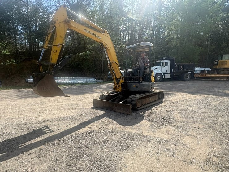 new-holland-e50b-image-1