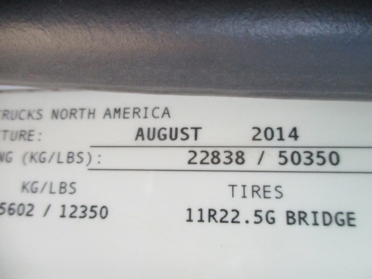 2015-volvo-10-image-26