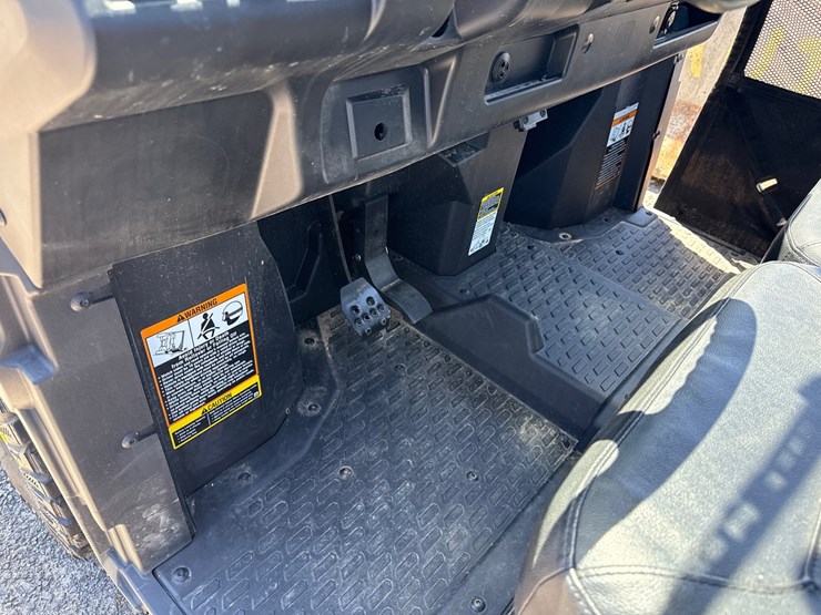 2025-john-deere-gator-image-21