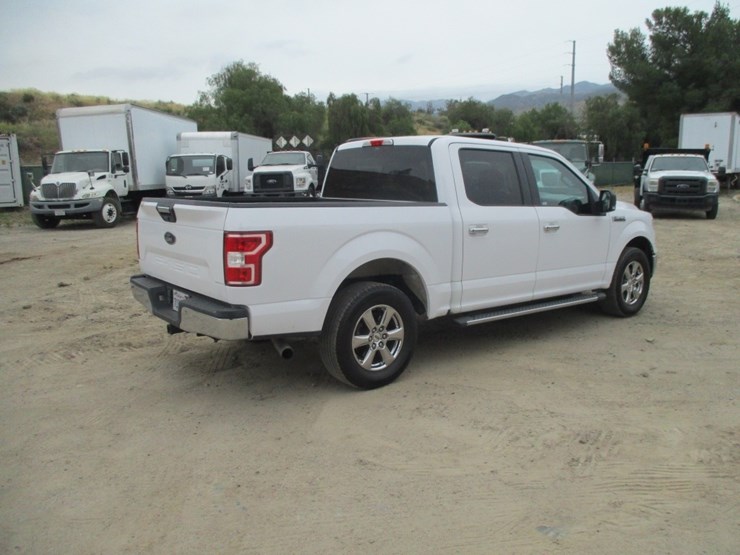 2019-ford-f150-xlt-image-3