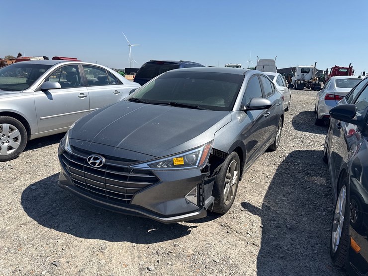 #42717-•-2019-hyundai-elantra-sedan-kmhd84lf4ku743043-inv#-42717-image-1