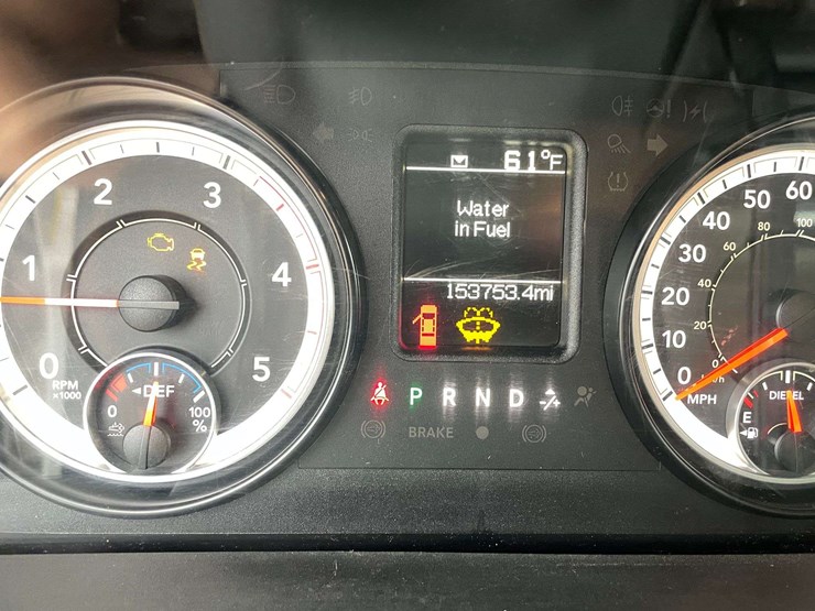 2016-dodge-ram-2500-image-26