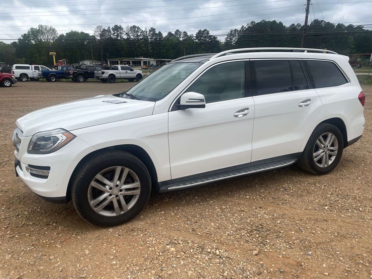 2014-mercedes-benz-gl450-image-1