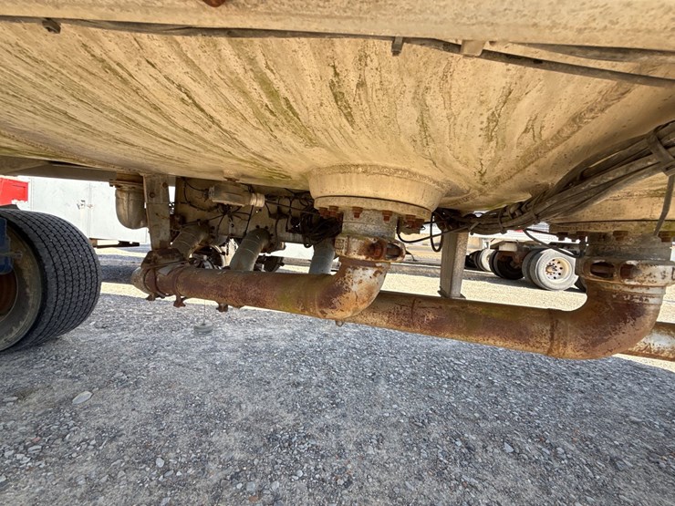 #42730-•-1996-weld-it-s/a-5400gal-fuel-trailer-1w9t23269tl010011-inv#-42730-image-17