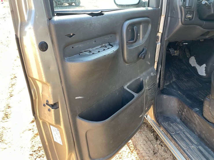 2002-chevrolet-express-2500-image-9