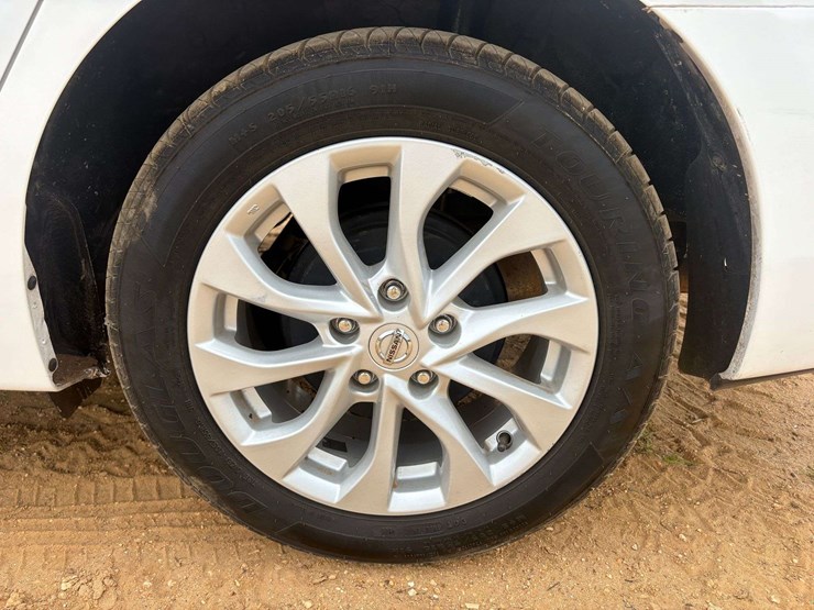 2019-nissan-sentra-sv-4-door-sedan-(150,420-miles)-image-8