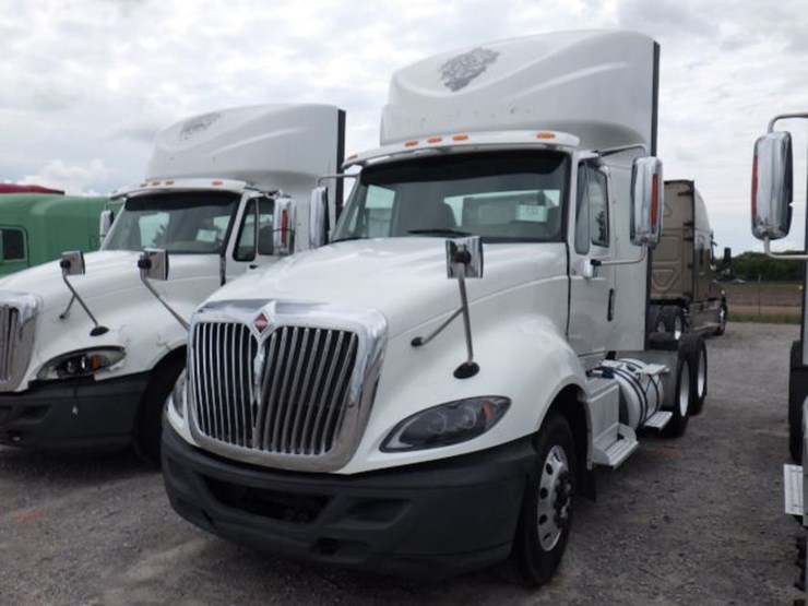 2017-international-prostar-image-1