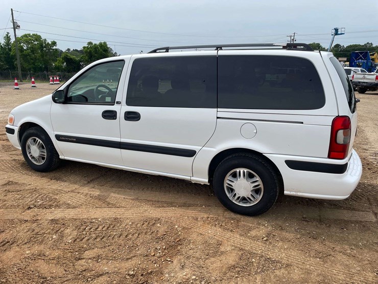 2004-chevrolet-venture-image-2