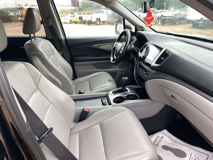 2016-honda-pilot-image-18