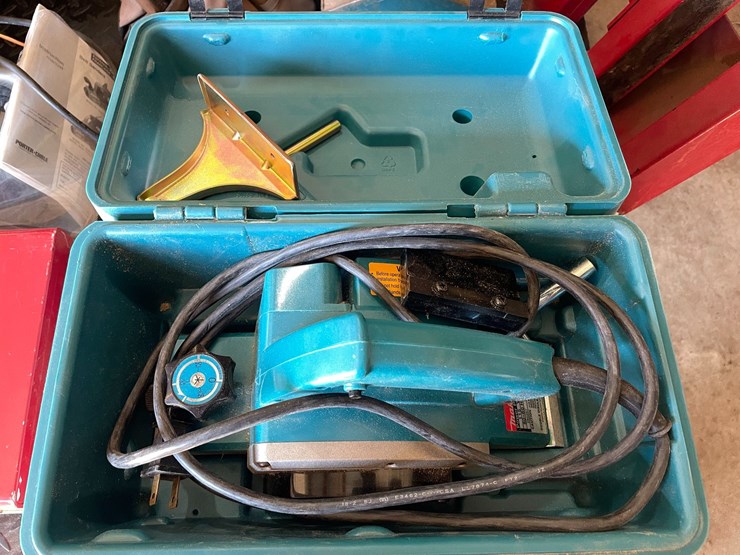 #1833-•-makita-power-planer-image-2