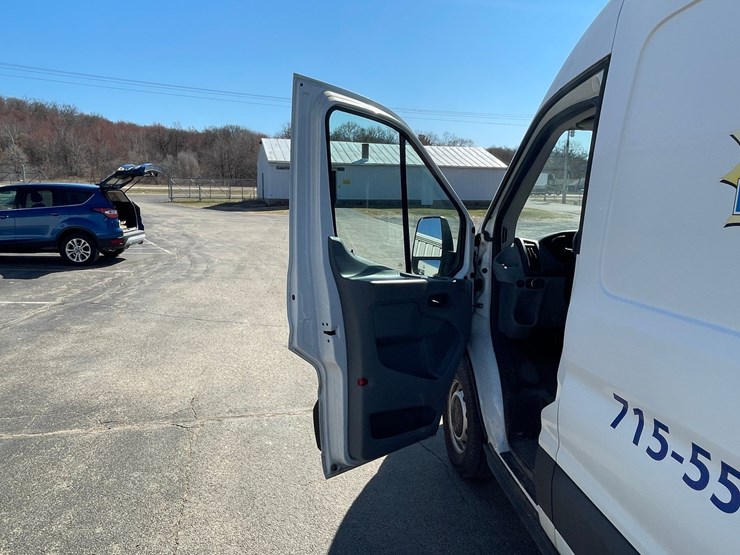 2016-ford-transit-image-11
