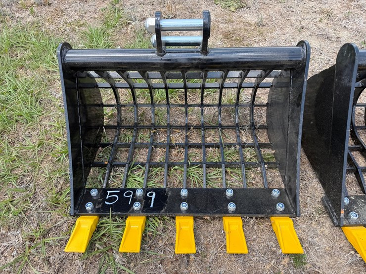 #599-•-rock-bucket-for-mini-excavator-image-1