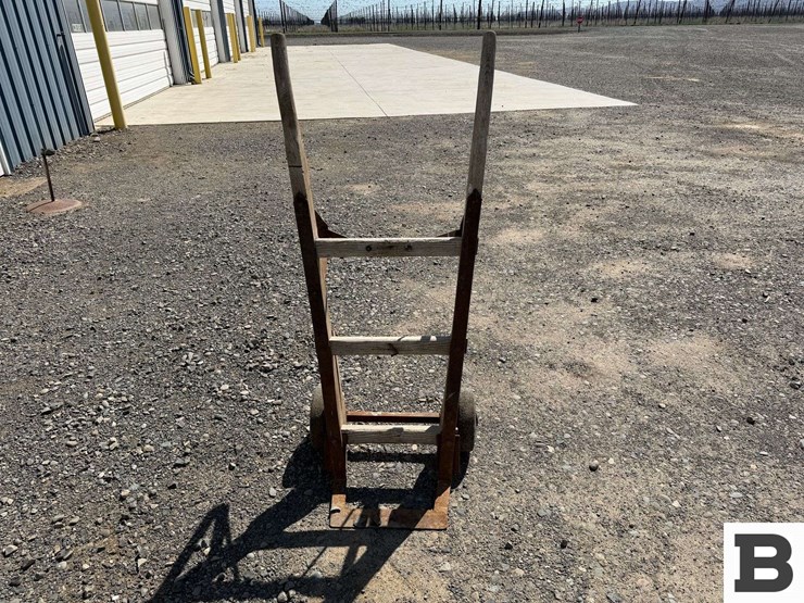 wooden-hand-cart---toppenish,-wa-image-1