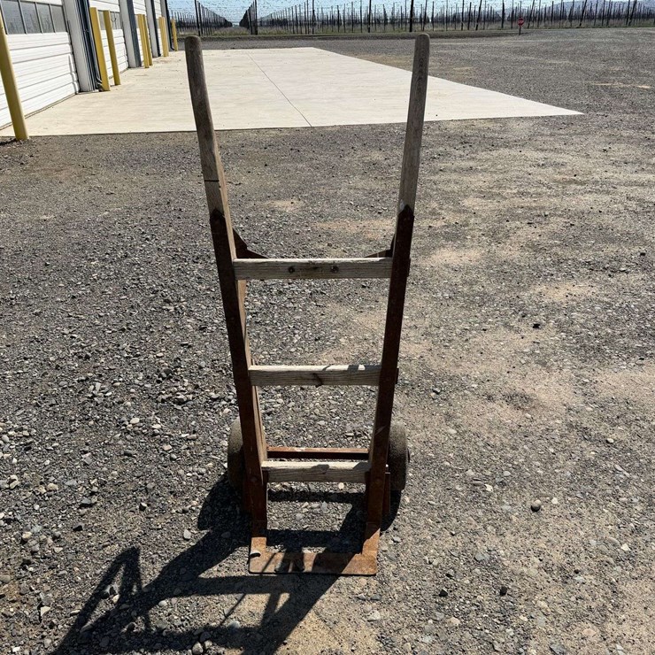 Wooden Hand Cart - Toppenish, WA