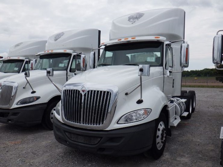 2017-international-prostar-image-1
