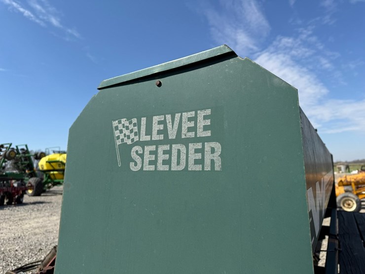 #42750-•-levee-squeezer-w/marliss-levee-seeder-inv#-42750-image-9