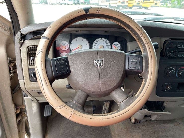 2004-dodge-ram-2500-image-12