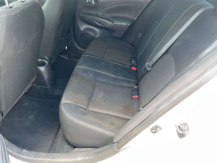 2017-nissan-versa-sv-4-door-sedan-(191,051-miles)-image-14