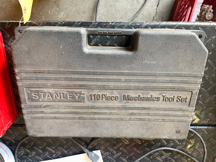 #1838-•-stanley-110-piece-mechanic's-tool-set-image-1
