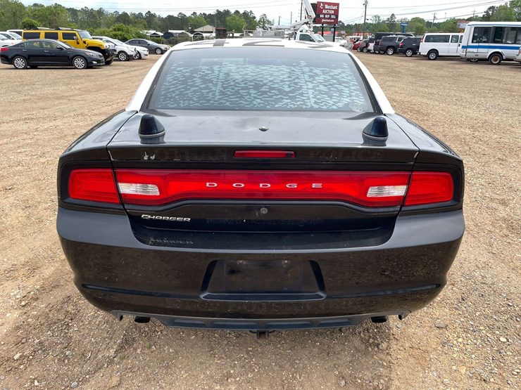 2014-dodge-charger-4-door-police-sedan-(133,562-miles)-image-6