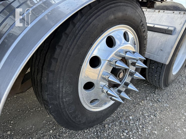 2001-kenworth-w900-image-16