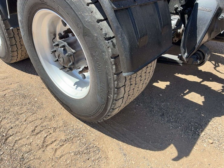 2019-freightliner-cascadia-113-image-51