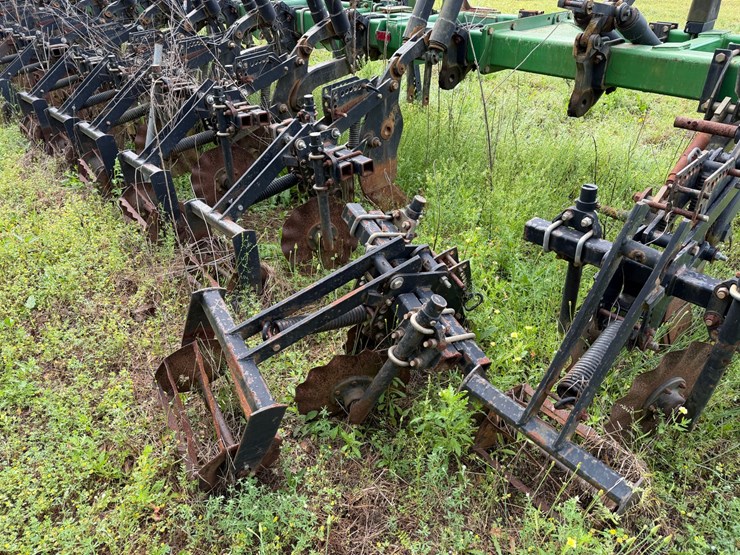 #504-•-unverferth,-model-330---12-row-ripper/stripper-tiller-image-8