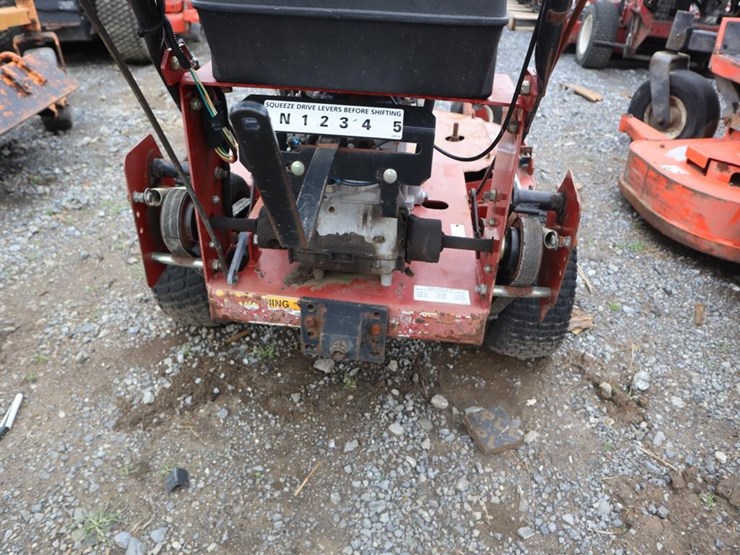 exmark-m3613ka-walk-behind-mower-image-8