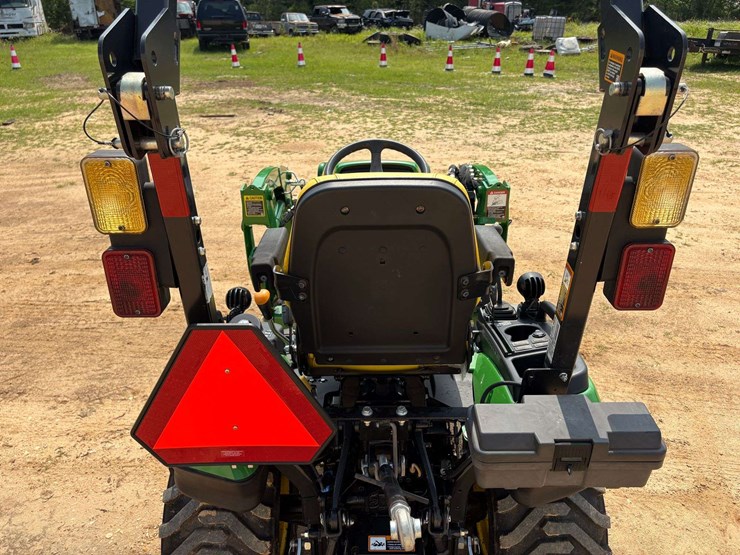 2025-john-deere-1025r-image-25