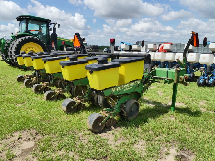 john-deere-1700-image-2