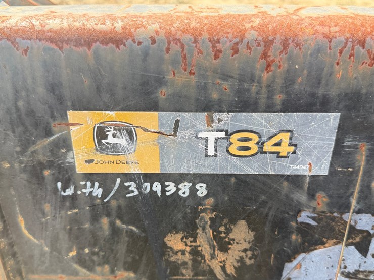 #557-•-john-deere-t84---7’-skid-steer-bucket-image-4