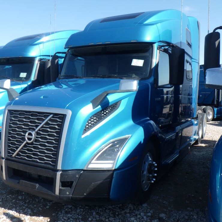 2019 VOLVO VNL860