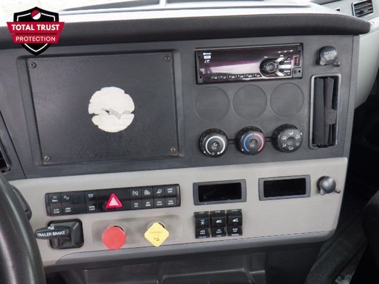 2019-freightliner-cascadia-126-image-19